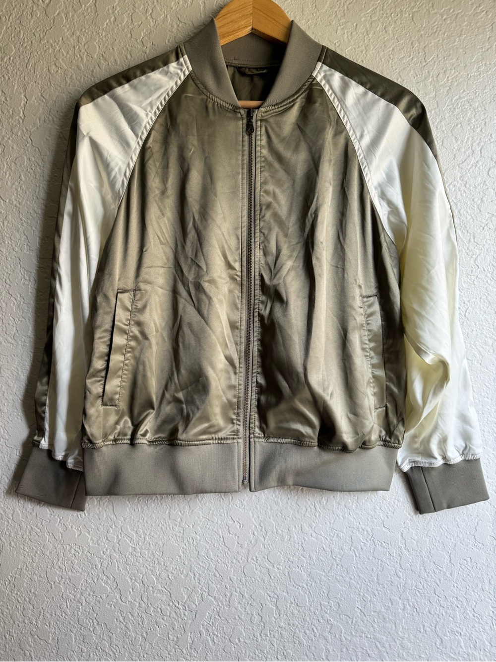 GU Japan Satin Raglan Bomber Jacket Olive Green Cream White Size L (Fits US M)